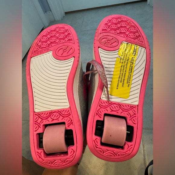 HEELYS Girl's Pro 20 Barbie (Little Kid/Big‎ Kid/Adult), Youth Size 4 - Picture 7 of 7